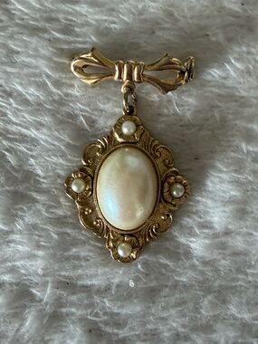 Vintage Pearl Pendant Brooch